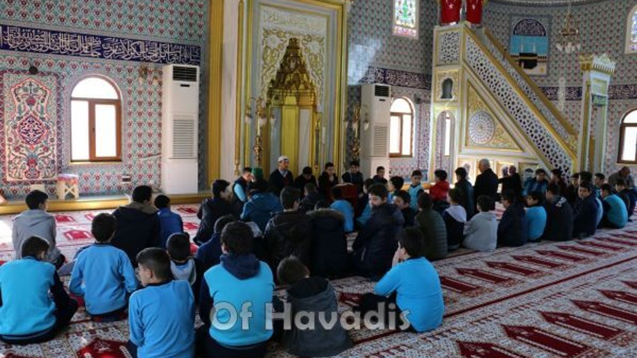 İmam Hatipli öğrenciler Afrin’deki askerler için F