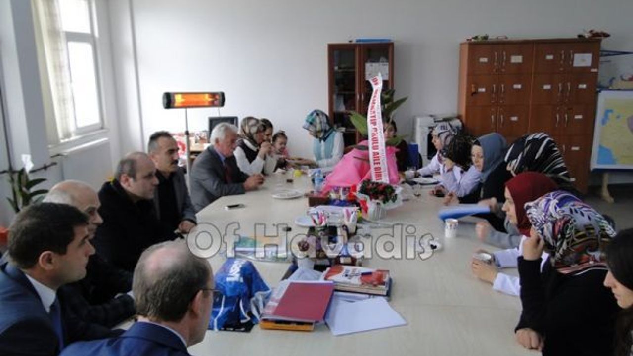 Of İmam Hatip Ortaokulunda öğretmenler günü