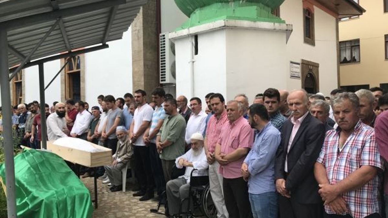 Adem Şen ile oğlu Ömer Şen Yazlık’ta toprağa veril