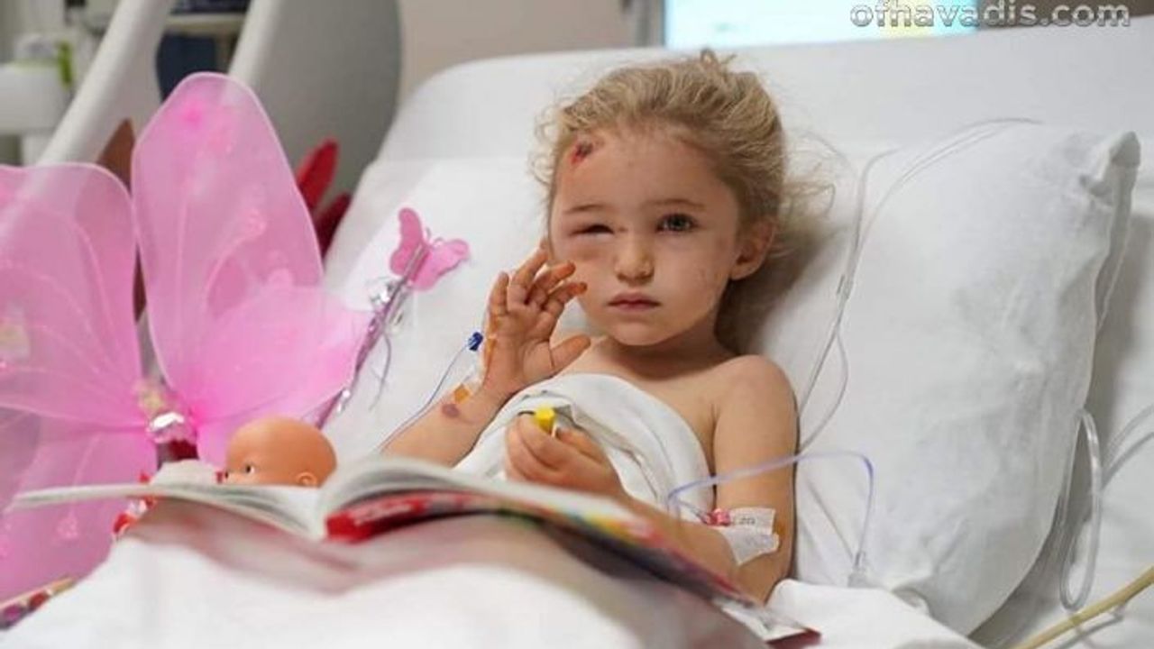 Minik Elif enkazdan 65 saat sonra çıkarıldı