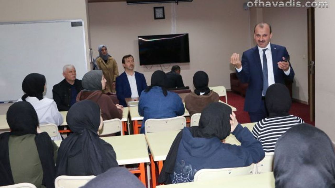 Müdür Uygun Of İmam Hatipli öğrencilerle iftarda buluştu