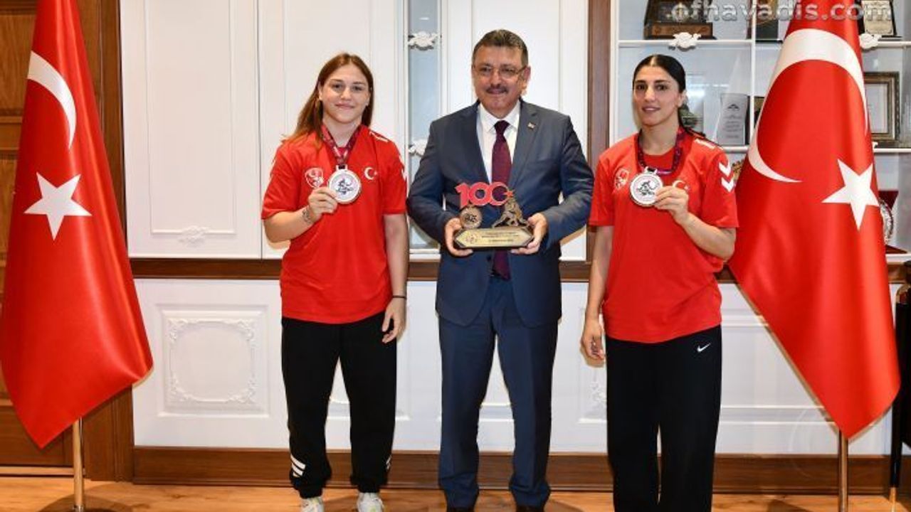 Başkan Genç, Avrupa Şampiyonu sporcuları ağırladı