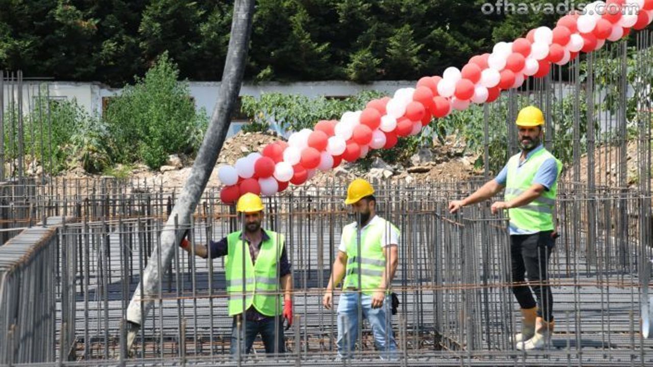 Yomra Vakfı Anadolu Lisesi’nin yapımına Büyükşehir’den destek