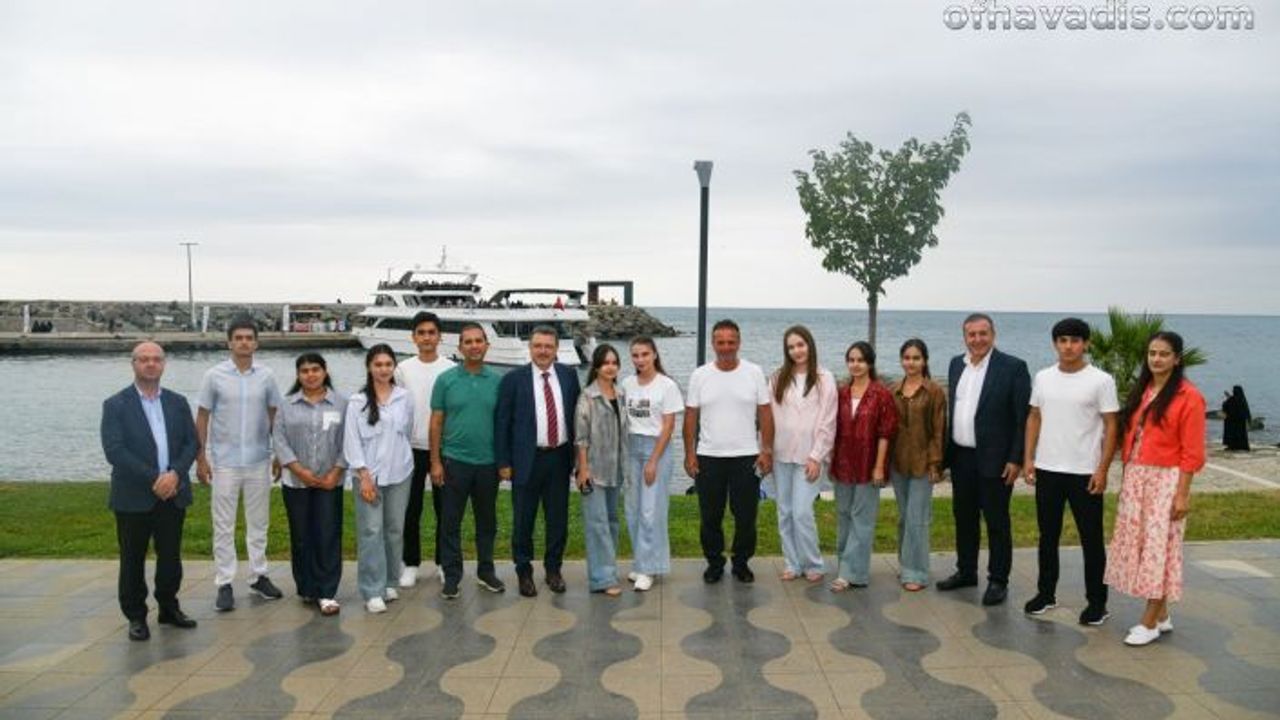 Başkan Genç, Özbek öğrencilerle yemekte buluştu
