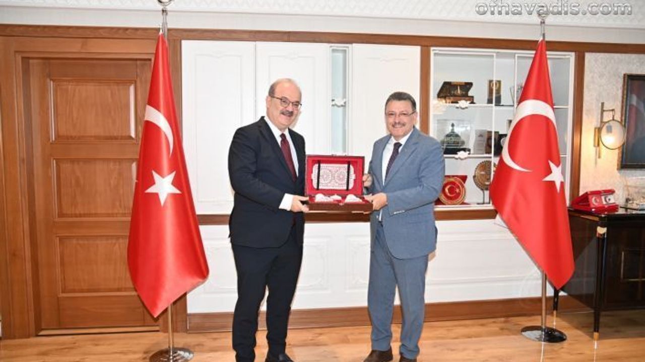 Daha güçlü bir Türk dünyası oluşturmalıyız