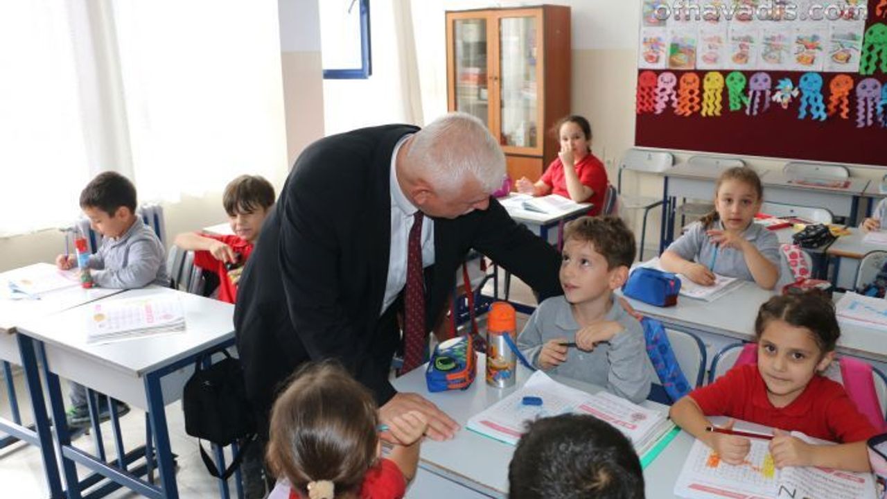 Müdür Kabahasanoğlu’ndan 28 Şubat İlkokuluna “Okuluna hoş geldin” ziyareti