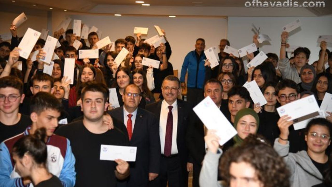 Büyükşehir’den 10 bin öğrenciye dijital eğitim desteği