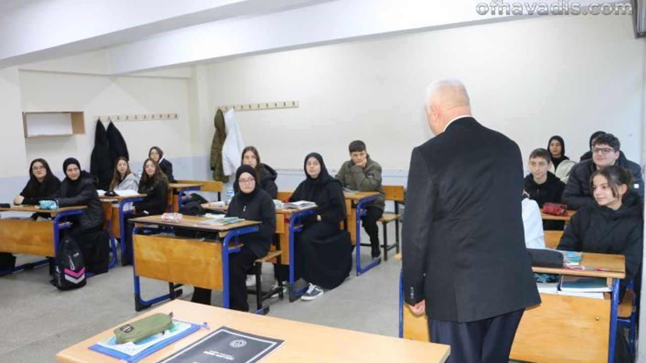 Müdür Kabahasanoğlu’ndan Sağlık Meslek Lisesi’ne ziyaret