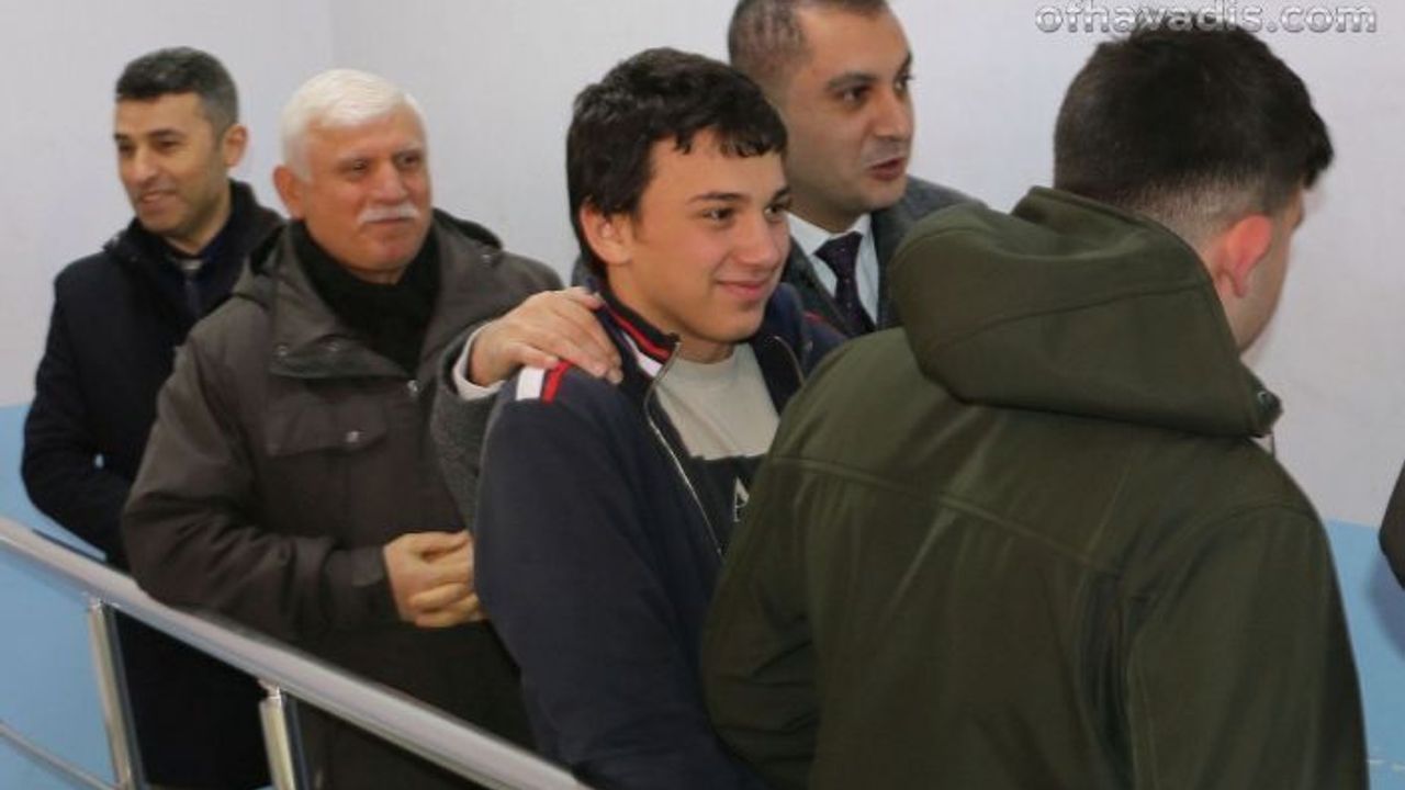 Kaymakam Akça Ulusoy Lisesi öğrencileriyle iftar açtı