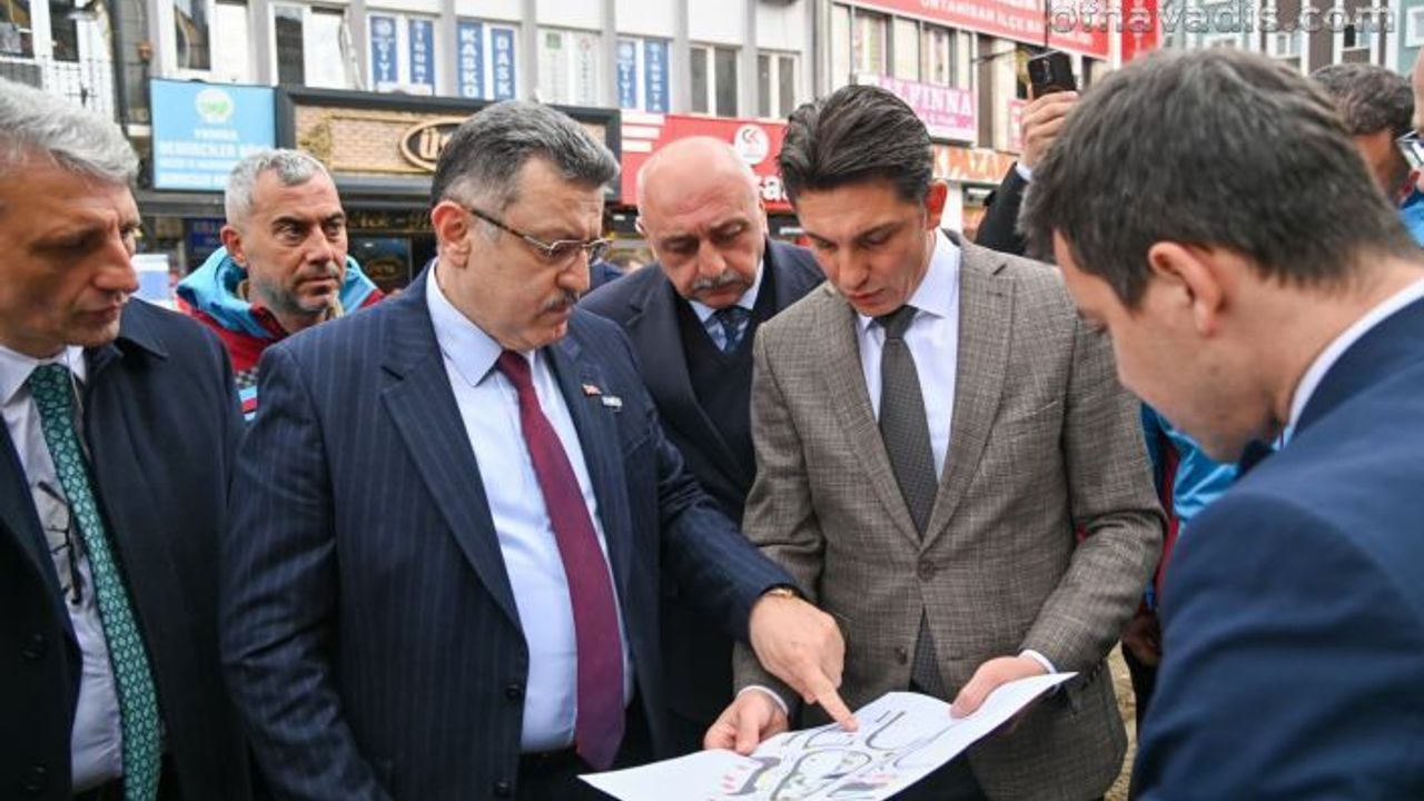 Başkan Genç, Meydandaki dönüşümü yerinde inceledi