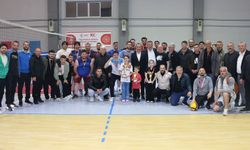 Bahar Voleybol Turnuvasının şampiyonu İvyanspor