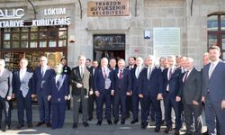 Bakan Bak’tan Büyükşehire ziyaret