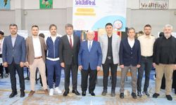 Of Fen Lisesi’nin üniversitelileri okulda öğrencilerle buluştu