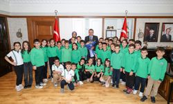 Başkan Genç minik misafirlerini ağırladı