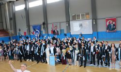 Of Teknoloji Fakültesi’nde 12.dönem mezuniyet coşkusu
