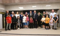 Öğretmenlerden tiyatro gösterisi