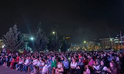 Ünlü Show Of’ta seyirciyle buluştu