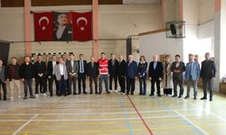Of'ta Kızılay'dan öğrencilere giysi yardımı