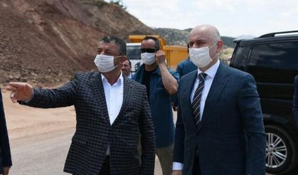 Oflu Bakan Karaismailoğlu’ndan Oflu Vali Hacıbektaşoğlu’na ziyaret