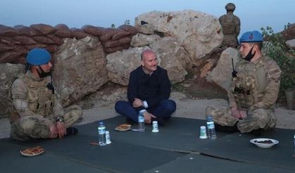 Bakan Soylu Namaz Dağı üs bölgesindeki askerlerle oruç açtı