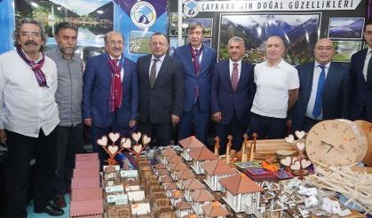 Başkan Gümrükçüoğlu hem misafir oldu hem misafir etti 