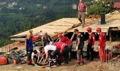 Of’ta inşaatın çekme katı çöktü 1 ölü, 1 yaralı