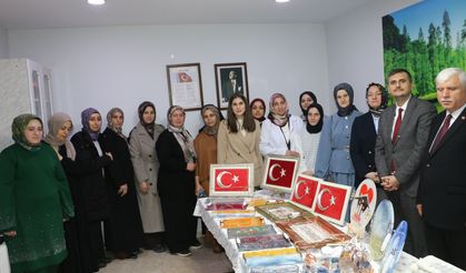 ADEM Kurslarında başarılı olan kadınlar için sertifika töreni