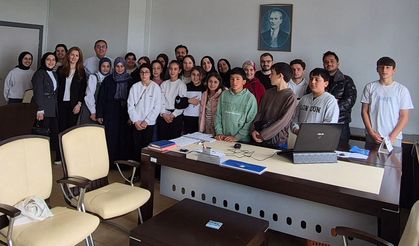 Pınaraltı Ortaokulu Harezmî ekibi KTÜ’yü ziyaret etti