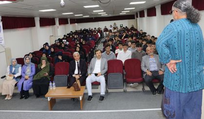 Sinan Yağmur Of İmam Hatip ve Of Fen Lisesi öğrencileriyle buluştu