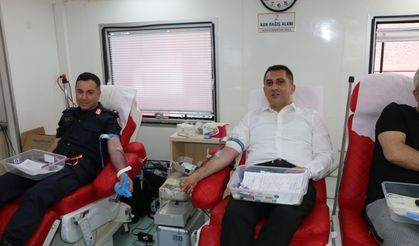 Şehit Öğretmen Ali Bulut İlkokulu’nun  öğretmen ve velilerinden Kızılay’a kan bağışı