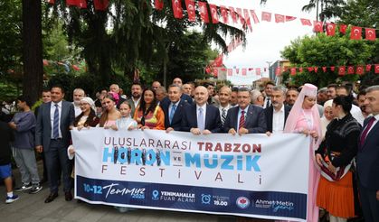 Dünyanın kültürleri Trabzon'da binlerce vatandaşı buluşturdu