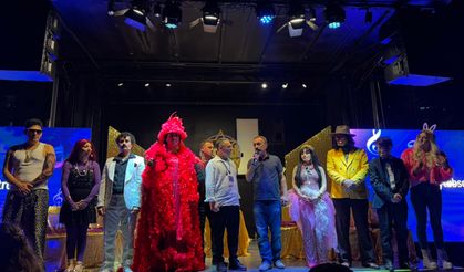 Ünlü Show Of’ta seyirciyle buluştu