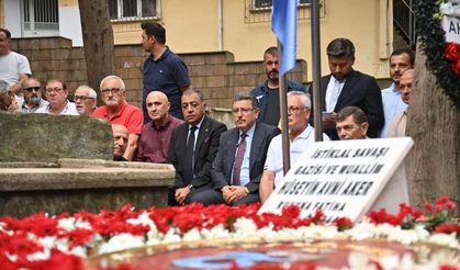 Hüseyin Avni Aker, vefatının 82. yılında kabri başında anıldı