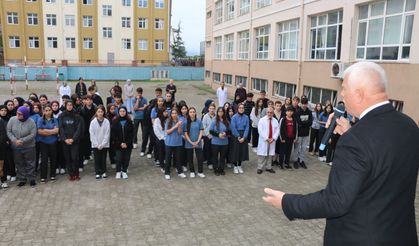Müdür Kabahasanoğlu OF ŞAT ÇPL’de bayrak törenine katıldı