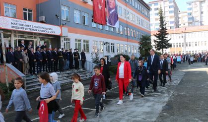Of’ta Cumhuriyet Bayramı resmi törenle kutlandı