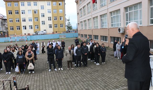 Gazi Mustafa Kemal gibi, Fatih Sultan Mehmet gibi, Kanuni gibi gençler istiyoruz