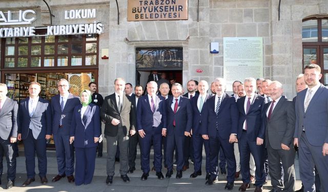 Bakan Bak’tan Büyükşehire ziyaret