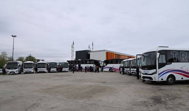 Büyükşehir'in sosyal hizmet filosuna 12 yeni otobüs dahil edildi