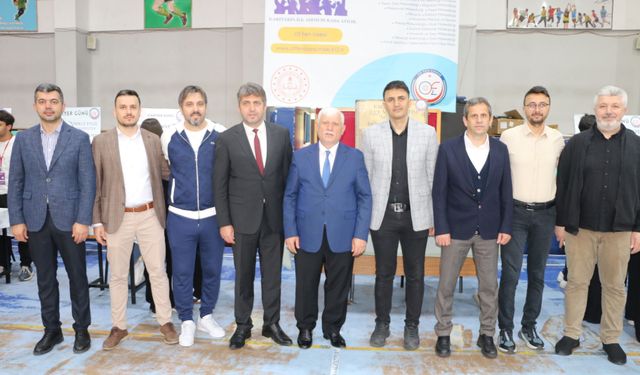 Of Fen Lisesi’nin üniversitelileri okulda öğrencilerle buluştu