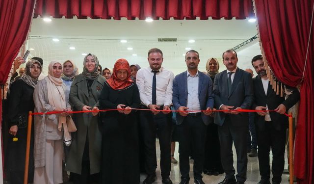 Kursiyerlerin eserleri sanatseverlerle buluştu
