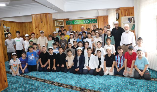 Müdür Kabahasanoğlu ve Vaiz Asal’dan Zehra Hatun Kur’an Kursu’na ziyaret