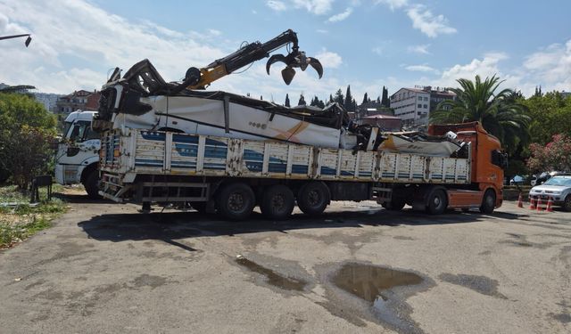 Büyükşehirin hurdaya çıkan araçları ekonomiye kazandırılıyor