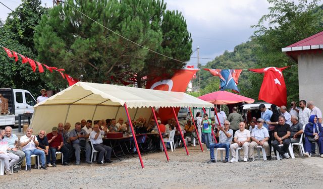 Bu topraklara hizmet etmek borcumuz