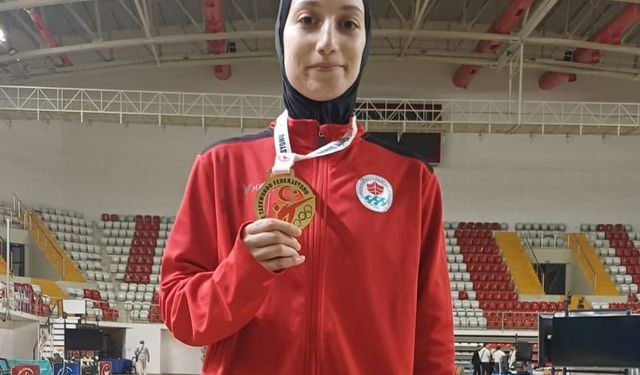 Büyükşehir sporcuları madalyaları topladı