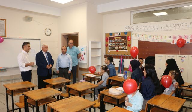 Müdür Kabahasanoğlu’ndan 1. Sınıf öğrencilerine hoş geldin ziyareti