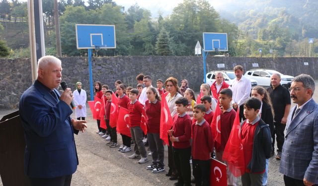 Of’ta eğitim- öğretimin ilk gün heyecanı yaşandı