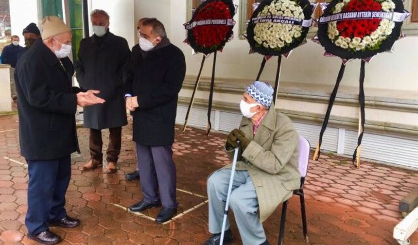 Başhekim Uysal’ın anne acısı