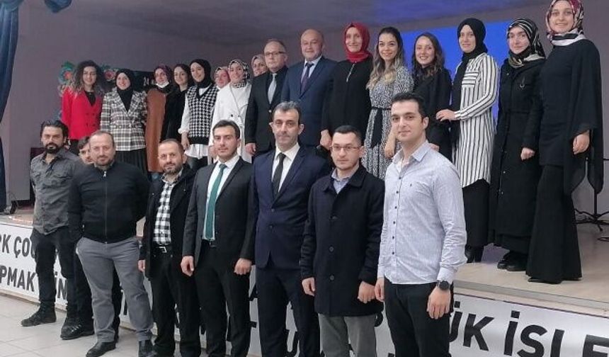 Dernekpazarı’nda öğretmenler gününün 40.yılı kutlandı