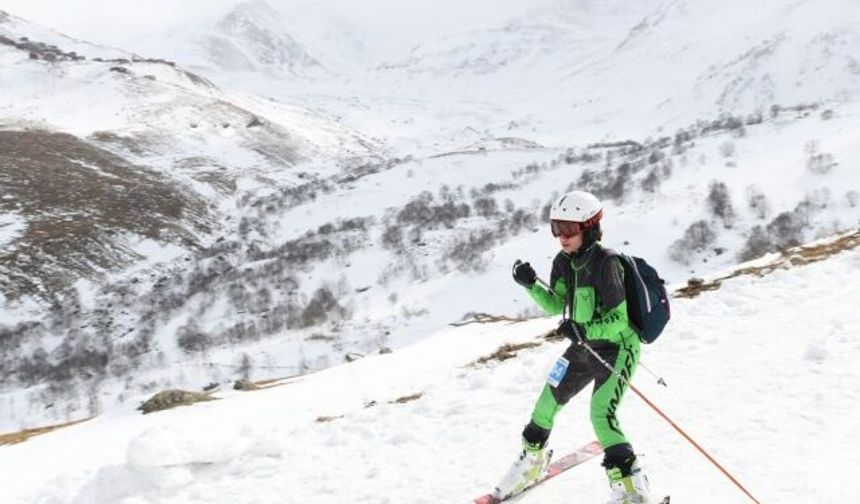 Türkiye Dağ Kayağı Şampiyonası Haldızen’de yapıldı