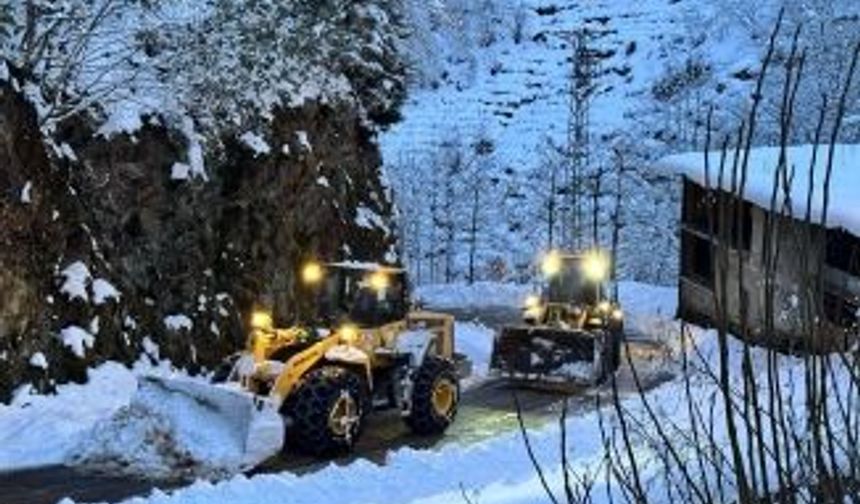 Of Belediyesi’nden yoğun kar mesaisi